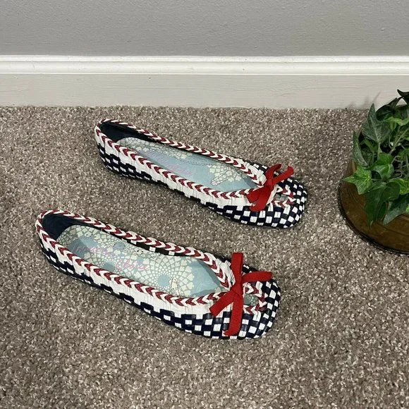 Irregular Choice Flats Thatcher Weaved Red White Blue Pump Shoes Size 9 New - Picture 4 of 6